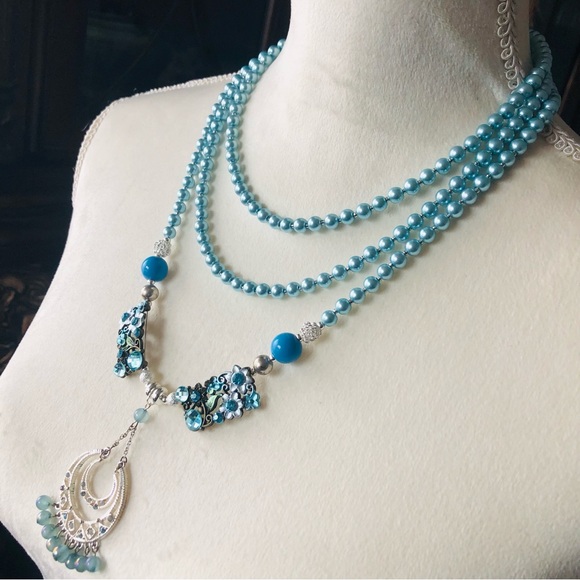 Handcrafted repurpose blue crystal gem Czech glass Pearl toggle clasp necklace - Picture 3 of 9